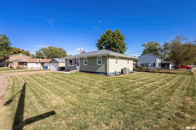 2905 N Pine St, Davenport, IA 52804 - photo 4