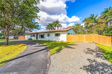 535 N Biscayne River Dr unit 1, Miami, FL 33169 - photo 3