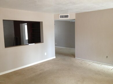 5951SylvaneLivingRoomDinning
