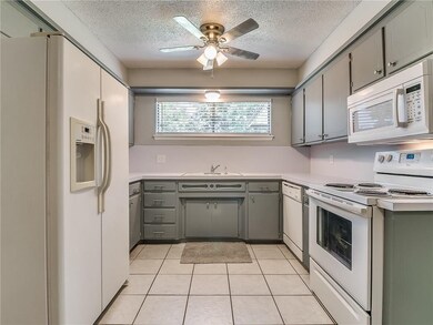 6424 N Ann Arbor Ave, Warr Acres, OK 73132 - photo 5