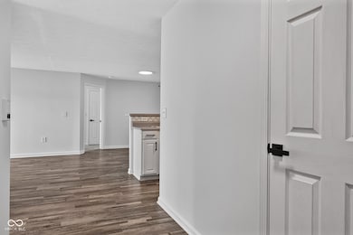 239 Legends Creek Way unit 205, Indianapolis, IN 46229 - photo 7