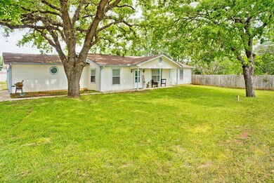 120 Avondale Ave, Azle, TX 76020 - photo 3