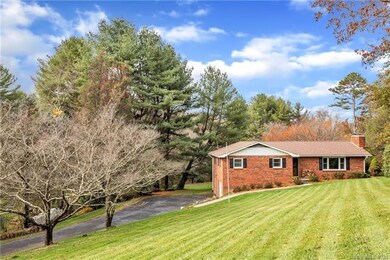 16 Holly Hill Dr, Asheville, NC 28806 - photo 5