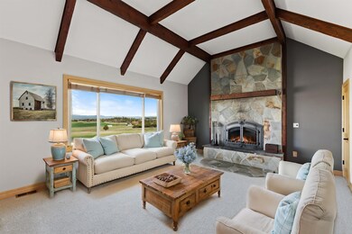 03 - Living Room
