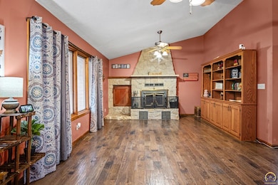 10010 Kansas 16, Holton, KS 66436 - photo 3