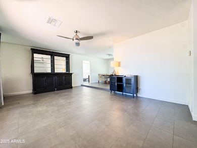 4317 E Yucca