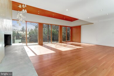 6515 Lily Dhu Ln, Falls Church, VA 22044 - photo 4