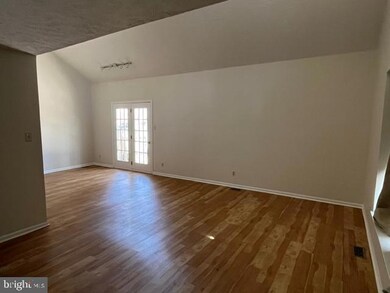 406 Williamsburg Ct, Marlton, NJ 08053 - photo 3