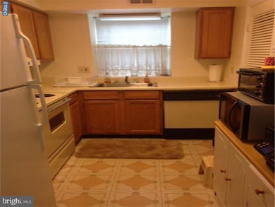 824 South Ave unit P4, Secane, PA 19018 - photo 2