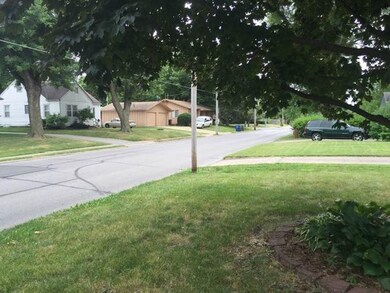 2314 48th St, Des Moines, IA 50310 - photo 3