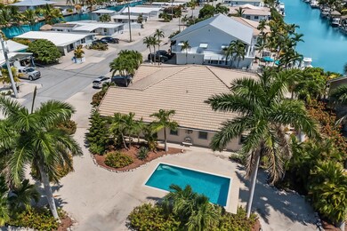 120 9th St pool