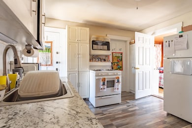 16 Hanover St, Nashua, NH 03060 - photo 6