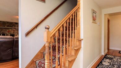 12 Robert Dr, Nashua, NH 03063 - photo 5