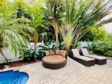 Beautifully landscaped Tropical pool deck