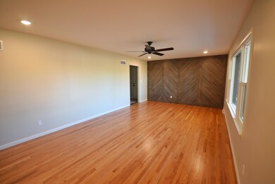2802 W Broadway