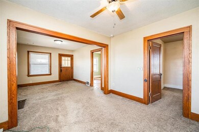 270 15th St NW, Cedar Rapids, IA 52405 - photo 5