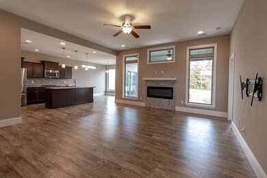 4202 Meadow View Dr, Columbia, MO 65201 - photo 4