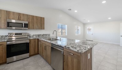 1730 Sycamore Ave unit A, Pahrump, NV 89048 - photo 6