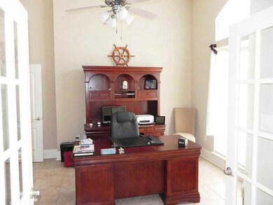 Studio/Study/Office.