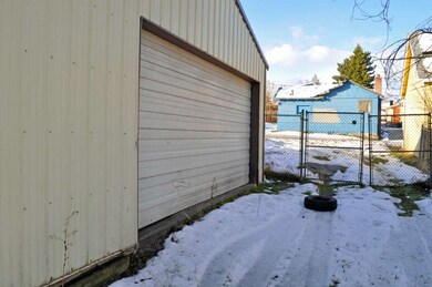 826 S Chelan Ave, Wenatchee, WA 98801 - photo 4