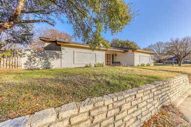 118 Guinevere Dr, Weatherford, TX 76086 - photo 2