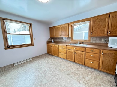 1406 Henry St, Neenah, WI 54956 - photo 4