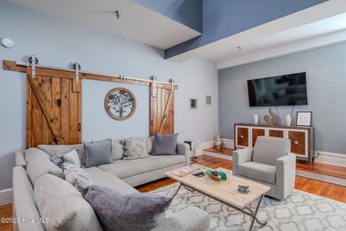 7-web-or-mls-21 N Front St-107