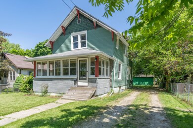 69 Boulder St (2 of 18)