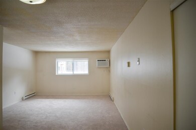 79 Constitution Dr unit 79, Londonderry, NH 03053 - photo 6