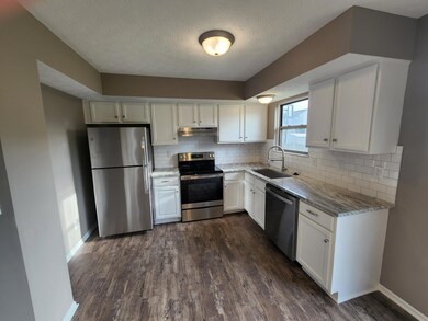 2748 Raphael Dr, Columbus, OH 43232 - photo 3