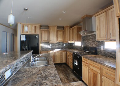 14977 Cochise St, Williston, ND 58801 - photo 2