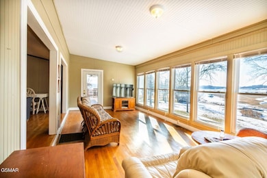 1369 Paradise Ln, Dandridge, TN 37725 - photo 4