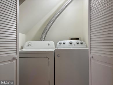 4045 Chetham Way, Woodbridge, VA 22192 - photo 6