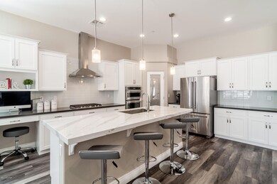 Denovan-1053MontroseDr-21