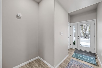 282 Kenneth Dr, Iowa City, IA 52245 - photo 3