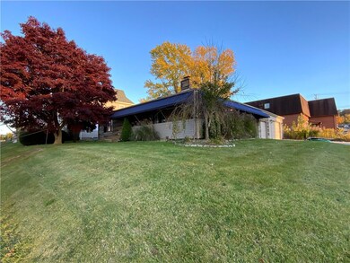 2025 Mcminn St unit 2027, Aliquippa, PA 15001 - photo 3