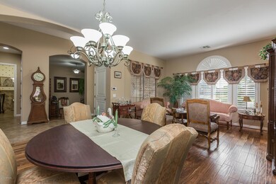 7) FORMAL LIVING_DINING