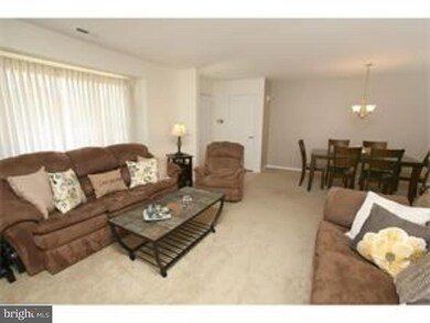 306 Oliphant Ln, Mount Laurel, NJ 08054 - photo 5