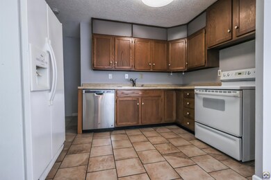 4806 SW 28th St, Topeka, KS 66614 - photo 2