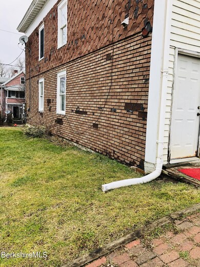 255 Linden St, Pittsfield, MA 01201 - photo 2