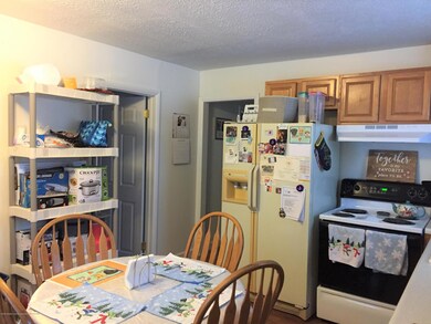 3 Kitchen Dining