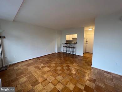 Jefferson House unit 406, Washington, DC 20037 - photo 4