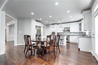Eat in kitchen, breakfast area.