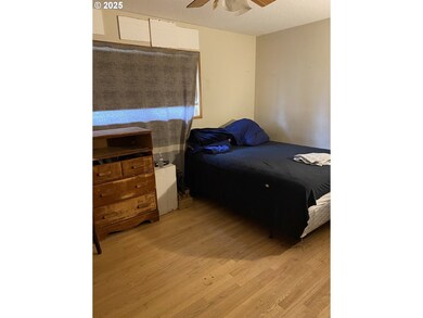 12720 SE Alder St, Portland, OR 97233 - photo 4