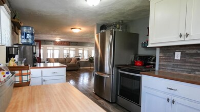 2210EaglecrestRd-03