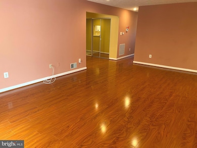 2109 Woodbox Ln unit 2109B, Baltimore, MD 21209 - photo 6