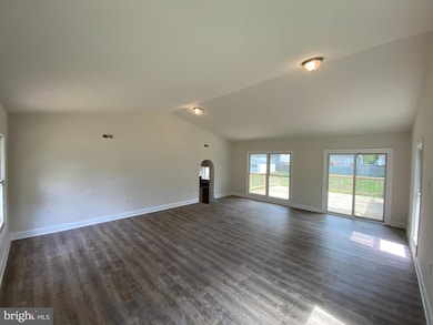 466 Rolando Dr, Colonial Beach, VA 22443 - photo 4