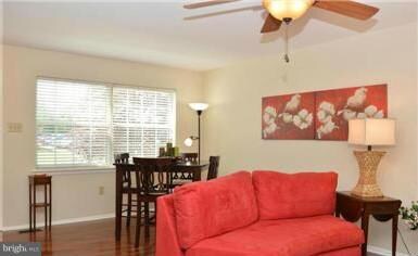 6923 Turnberry Ct, Frederick, MD 21703 - photo 4