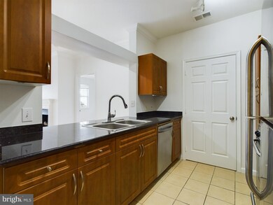 12957 Centre Park Cir unit 202, Herndon, VA 20171 - photo 6