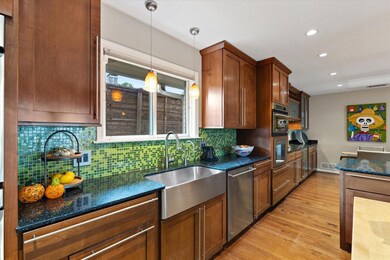 6911 Galemeadow Cir, Dallas, TX 75214 - photo 6